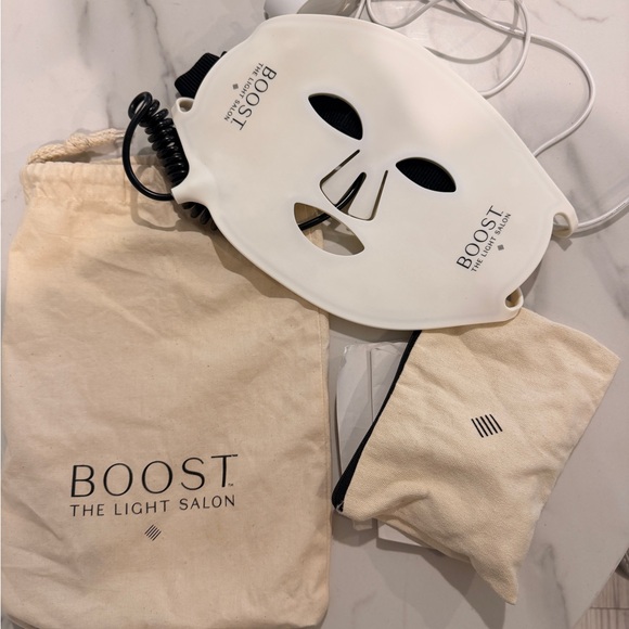 Boost Red light LED Mask - Picture 3 of 4